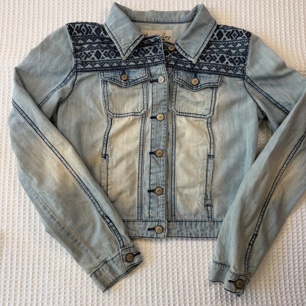American Rag Cie Womens Denim Jacket Light Wash‎ Embroidered Boho Trucker Large